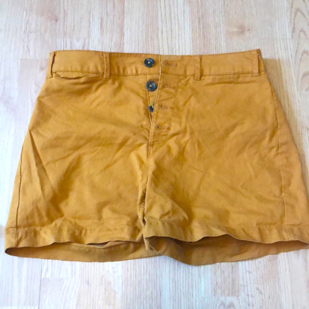 Mid rise shorts